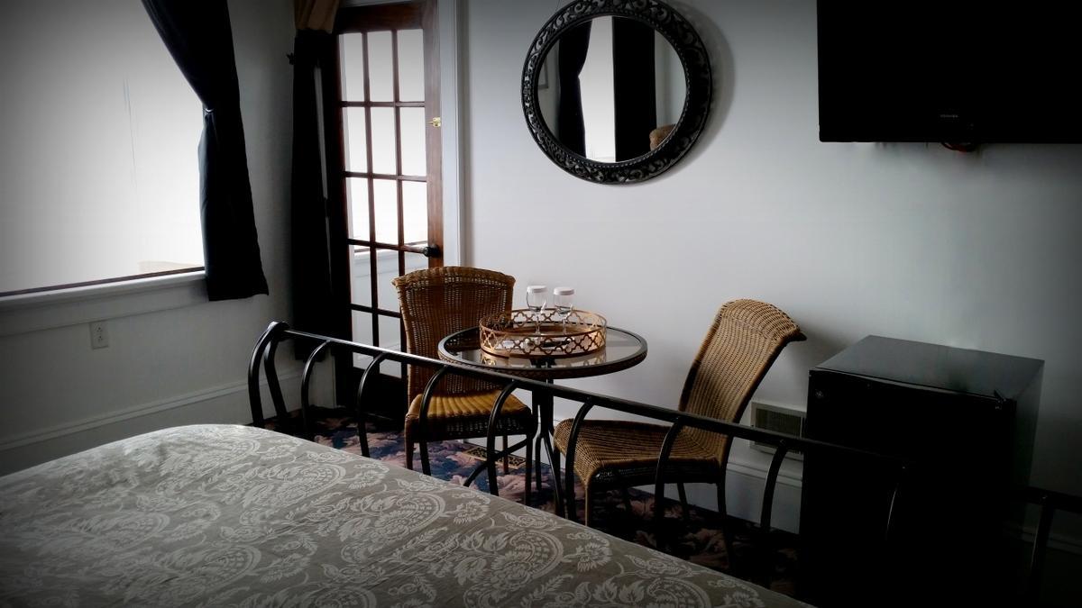 Mineral Point Hotel Екстер'єр фото