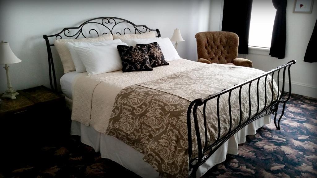 Mineral Point Hotel Екстер'єр фото